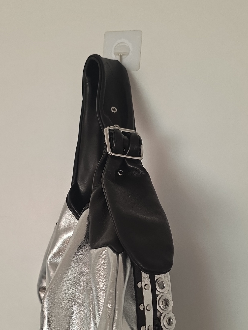 RARE HTF Aimee Kestenberg Silver and Black Fringe Shoulder Bag - Designer Style - Picture 9 of 15